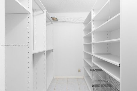 House in Deerfield Beach, Florida 2 bedrooms, 87.51 sq.m. № 1940920 - photo 14