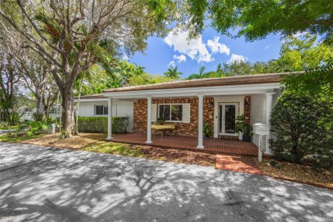 Casa en Pinecrest, Florida 4 dormitorios, 193.42 m2 № 2009811