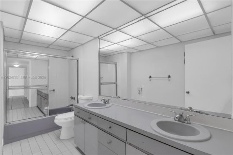 Condo in Miami, Florida, 3 bedrooms  № 2178207 - photo 19