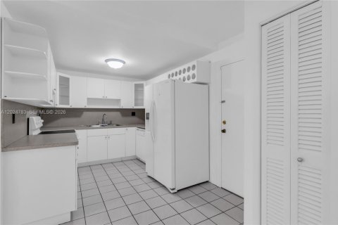 Condo in Miami, Florida, 3 bedrooms  № 2178207 - photo 7