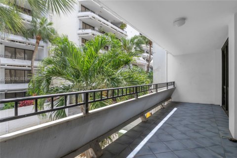 Condo in Miami, Florida, 3 bedrooms  № 2178207 - photo 23