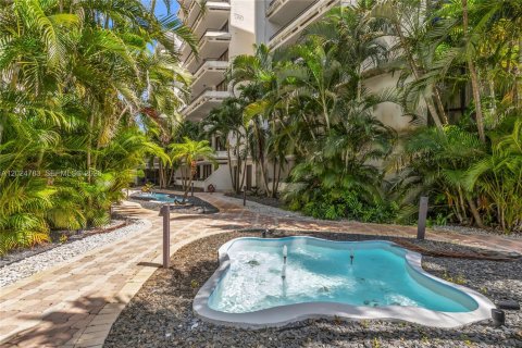Condo in Miami, Florida, 3 bedrooms  № 2178207 - photo 28