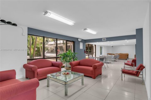 Condo in Miami, Florida, 3 bedrooms  № 2178207 - photo 26