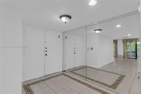 Condo in Miami, Florida, 3 bedrooms  № 2178207 - photo 3