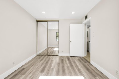Condo in Coconut Creek, Florida, 2 bedrooms  № 2176118 - photo 8