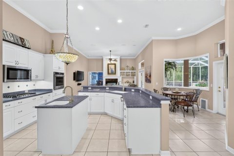 House in Gainesville, Florida 3 bedrooms, 306.48 sq.m. № 2413465 - photo 11