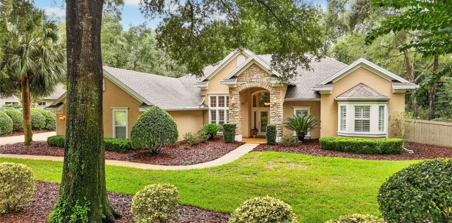 House in Gainesville, Florida 3 bedrooms, 306.48 sq.m. № 2413465