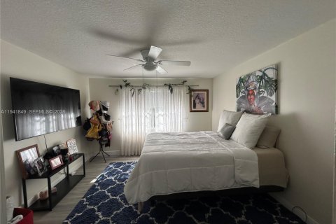 Copropriété à louer à Hollywood, Floride: 2 chambres, 94.3 m2 № 1998651 - photo 22