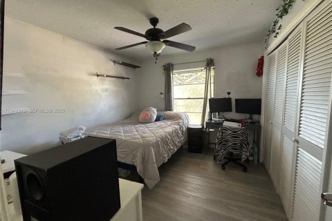 Copropriété à louer à Hollywood, Floride: 2 chambres, 94.3 m2 № 1998651 - photo 18