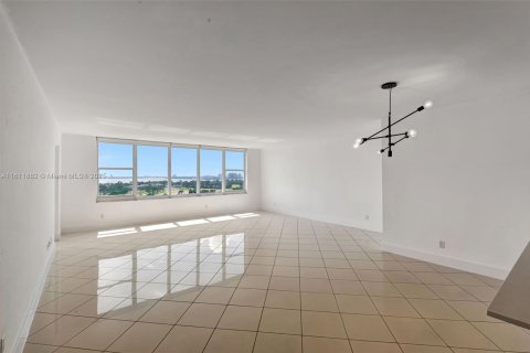 Condominio en venta en Miami Beach, Florida, 2 dormitorios, 162.58 m2 № 1234024 - foto 7