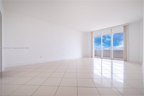 Condominio en venta en Miami Beach, Florida, 2 dormitorios, 162.58 m2 № 1234024 - foto 13