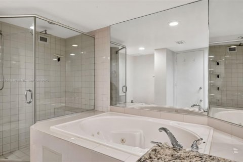 Condominio en venta en Miami Beach, Florida, 2 dormitorios, 162.58 m2 № 1234024 - foto 18