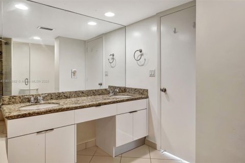 Condominio en venta en Miami Beach, Florida, 2 dormitorios, 162.58 m2 № 1234024 - foto 17