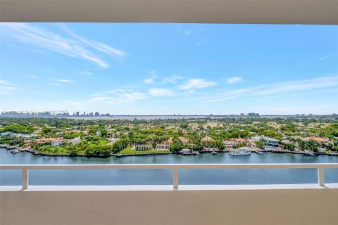 Condominio en venta en Miami Beach, Florida, 2 dormitorios, 162.58 m2 № 1234024 - foto 3