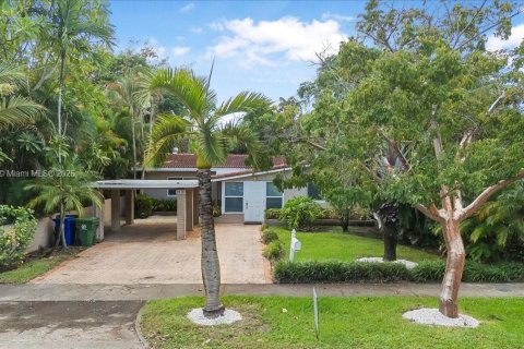 House in Fort Lauderdale, Florida 3 bedrooms, 141.21 sq.m. № 1966752 - photo 1