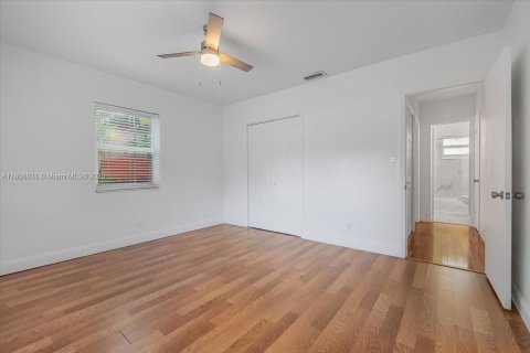 House in Fort Lauderdale, Florida 3 bedrooms, 141.21 sq.m. № 1966752 - photo 30