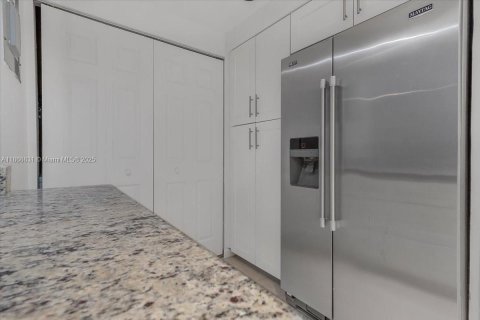 House in Fort Lauderdale, Florida 3 bedrooms, 141.21 sq.m. № 1966752 - photo 25