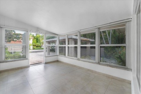 House in Fort Lauderdale, Florida 3 bedrooms, 141.21 sq.m. № 1966752 - photo 11