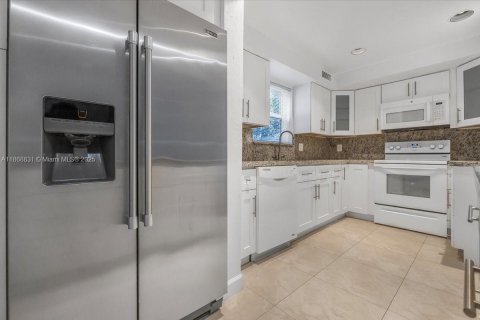 House in Fort Lauderdale, Florida 3 bedrooms, 141.21 sq.m. № 1966752 - photo 22