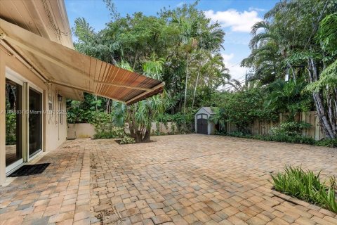 House in Fort Lauderdale, Florida 3 bedrooms, 141.21 sq.m. № 1966752 - photo 8