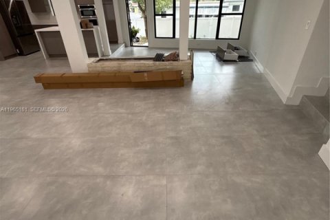 House in North Miami, Florida 3 bedrooms, 150.22 sq.m. № 2027001 - photo 5