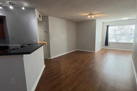 Copropriété à louer à Sunrise, Floride: 2 chambres, 89.65 m2 № 2178866 - photo 15