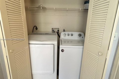 Copropriété à louer à Sunrise, Floride: 2 chambres, 89.65 m2 № 2178866 - photo 3