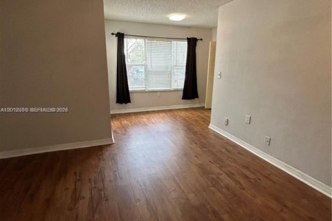 Copropriété à louer à Sunrise, Floride: 2 chambres, 89.65 m2 № 2178866 - photo 2