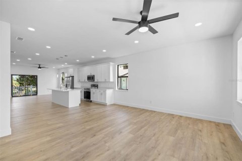 Casa en venta en Hernando Beach, Florida, 3 dormitorios, 149.85 m2 № 1909914 - foto 11