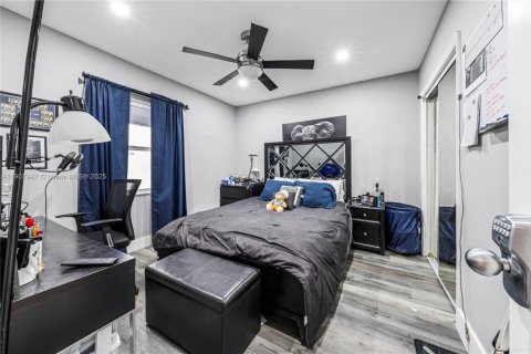 Propiedad comercial en venta en Fort Lauderdale, Florida, 180.04 m2 № 1965077 - foto 24