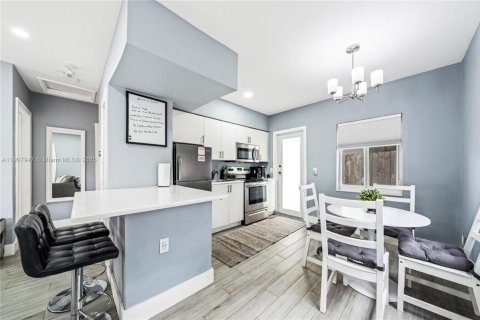 Propiedad comercial en venta en Fort Lauderdale, Florida, 180.04 m2 № 1965077 - foto 7