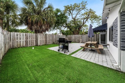 Propiedad comercial en venta en Fort Lauderdale, Florida, 180.04 m2 № 1965077 - foto 17