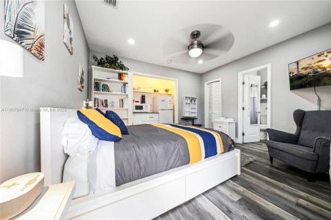 Propiedad comercial en venta en Fort Lauderdale, Florida, 180.04 m2 № 1965077 - foto 12