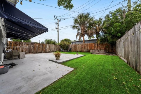 Propiedad comercial en venta en Fort Lauderdale, Florida, 180.04 m2 № 1965077 - foto 29