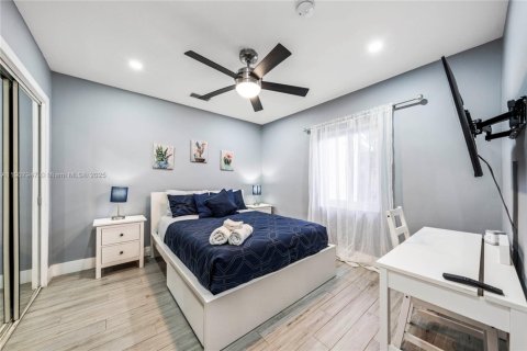 Propiedad comercial en venta en Fort Lauderdale, Florida, 180.04 m2 № 1965077 - foto 14