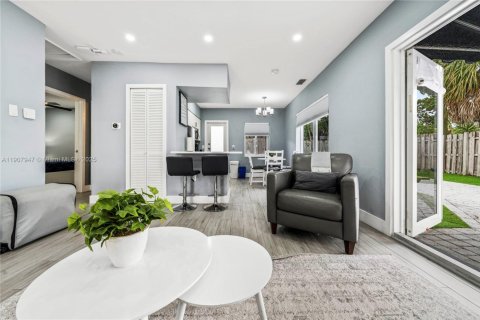 Propiedad comercial en venta en Fort Lauderdale, Florida, 180.04 m2 № 1965077 - foto 5