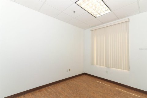 Propiedad comercial en alquiler en Orlando, Florida, 185.8 m2 № 1673484 - foto 17