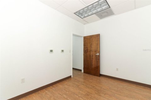 Propiedad comercial en alquiler en Orlando, Florida, 185.8 m2 № 1673484 - foto 18
