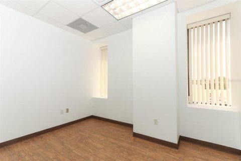 Propiedad comercial en alquiler en Orlando, Florida, 185.8 m2 № 1673484 - foto 22