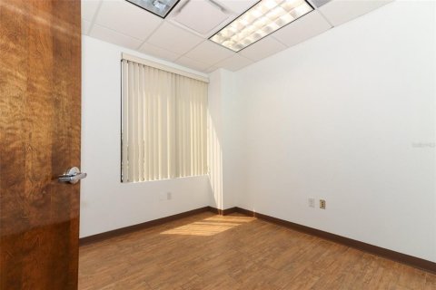 Propiedad comercial en alquiler en Orlando, Florida, 185.8 m2 № 1673484 - foto 28