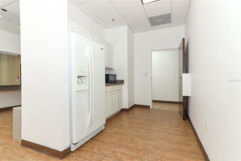 Propiedad comercial en alquiler en Orlando, Florida, 185.8 m2 № 1673484 - foto 15
