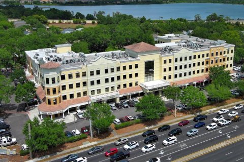 Propiedad comercial en alquiler en Orlando, Florida, 185.8 m2 № 1673484 - foto 1