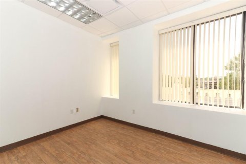 Propiedad comercial en alquiler en Orlando, Florida, 185.8 m2 № 1673484 - foto 24