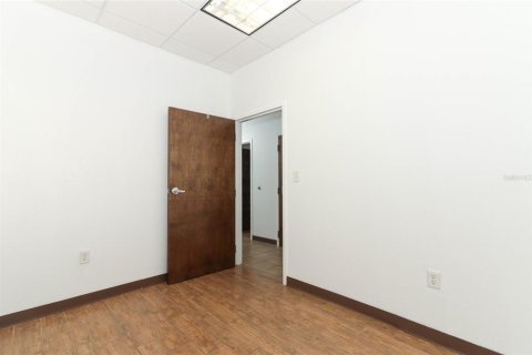 Propiedad comercial en alquiler en Orlando, Florida, 185.8 m2 № 1673484 - foto 23