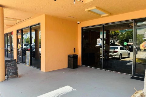 Immobilier commercial à vendre à Hialeah, Floride № 2089103 - photo 3