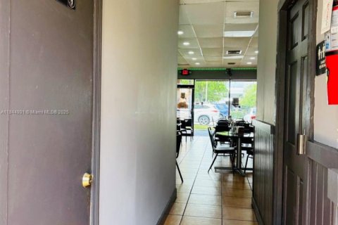Immobilier commercial à vendre à Hialeah, Floride № 2089103 - photo 14