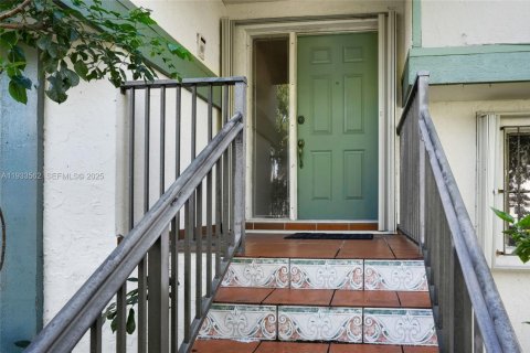 Купить виллу или дом в Катлер-Бей, Флорида 3 спальни, 252.51м2, № 1991316 - фото 4