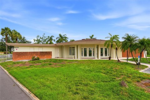 Condominio en venta en Saint Petersburg, Florida, 2 dormitorios, 94.3 m2 № 2229623 - foto 28