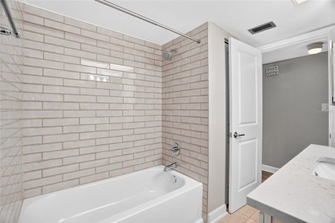 Condominio en venta en Saint Petersburg, Florida, 2 dormitorios, 94.3 m2 № 2229623 - foto 8