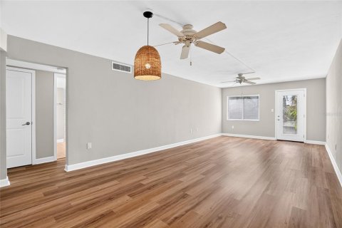 Condominio en venta en Saint Petersburg, Florida, 2 dormitorios, 94.3 m2 № 2229623 - foto 16